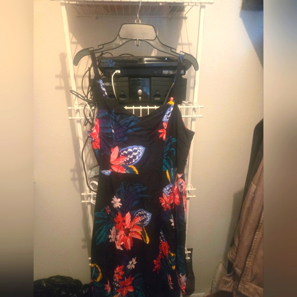 BRAND NEW NWT-Old Navy Fit and Flare Black Floral Cami Dress